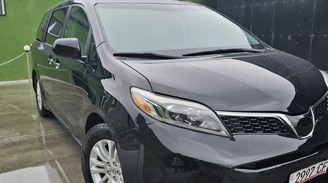 Toyota Sienna • 2015 • 71,123 mi