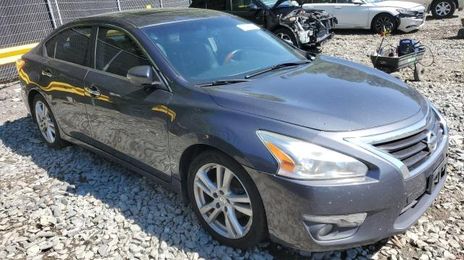 Nissan Altima • 2013 • 10,000 mi