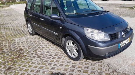 Renault Scénic • 2005 • 190,000 km