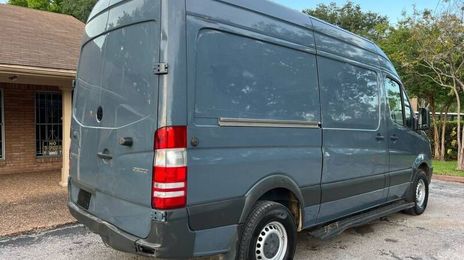 Mercedes-Benz 310 Van • 2020 • 40,582 km