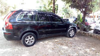 Volvo XC90 • 2003 • 200,000 km