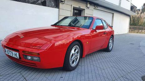 Porsche 944 • 1987 • 215,000 km