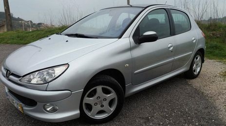 Peugeot 206 • 2005 • 299,999 km