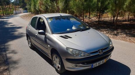 Peugeot 206 • 2011 • 236,000 km