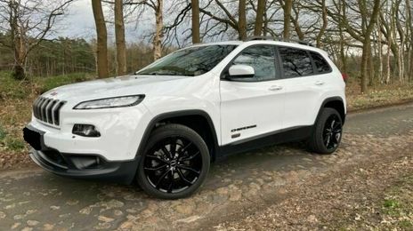 Jeep Cherokee • 2016 • 83,000 km