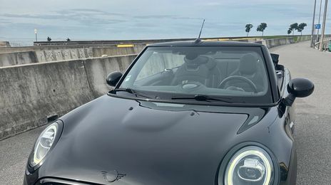 MINI Cooper Cabrio • 2019 • 54,500 km