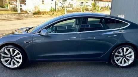 Tesla Model 3 • 2019 • 91,500 km