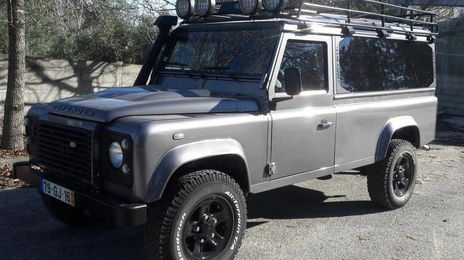 Land Rover Defender • 2008 • 79,999 km
