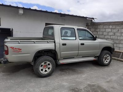 Toyota Hilux • 2001 • 350,000 km