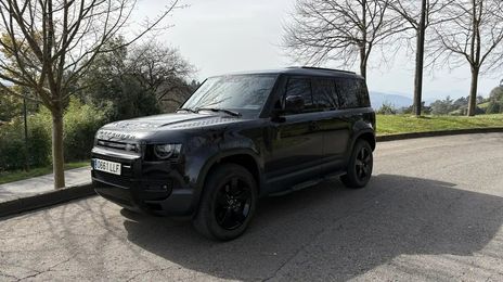 Land Rover Defender • 2021 • 98,000 km