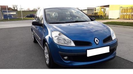 Renault Clio • 2005 • 165,000 km