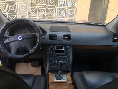 Volvo XC90 • 2006 • 140,000 km