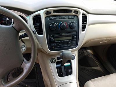 Toyota Highlander • 2005 • 1,500 km