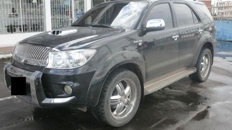 Toyota Fortuner • 2010 • 160,000 km