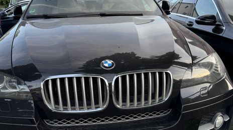 BMW X6 • 2011 • 244,000 km