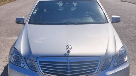 Mercedes-Benz E-320 • 2010 • 120,000 km