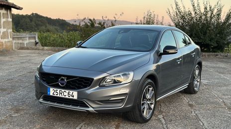 Volvo S60 Cross Country • 2016 • 189,000 km