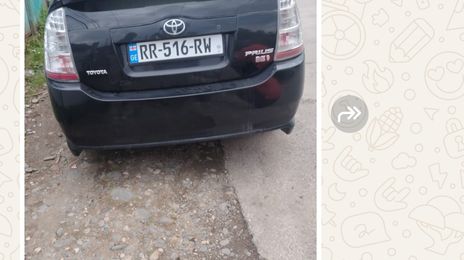 Toyota Prius • 2006 • 290,000 km