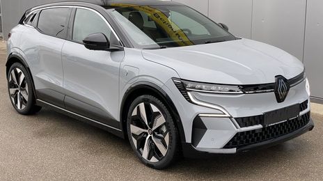 Renault Meganne • 2022 • 12,000 km