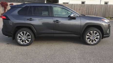 Toyota RAV4 Hybrid • 2020 • 13,000 km