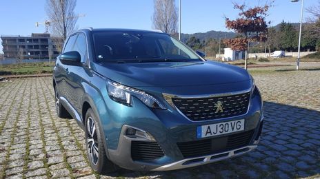 Peugeot 5008 • 2017 • 141,000 km