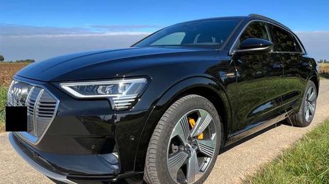 Audi e-tron • 2019 • 33,100 km