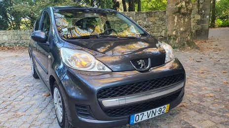 Peugeot 107 • 2011 • 85,515 km