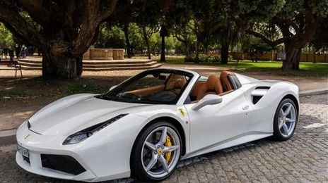 Ferrari 488 Spider • 2018 • 10,500 km