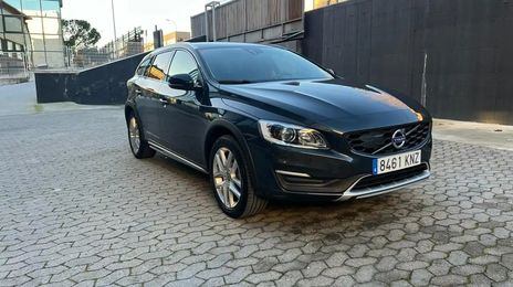 Volvo V60 • 2018 • 127,000 km