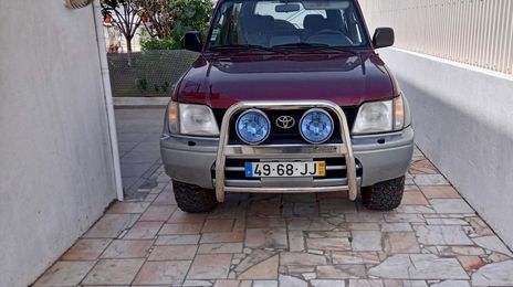 Toyota Land Cruiser • 1998 • 180,000 km