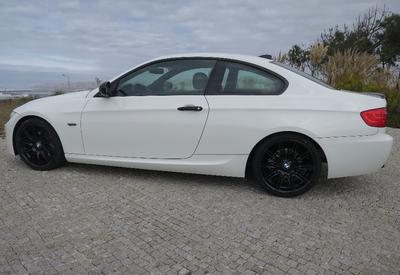 BMW 328i • 2010 • 84,299 km