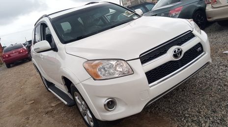 Toyota RAV4 • 2013 • 9 km