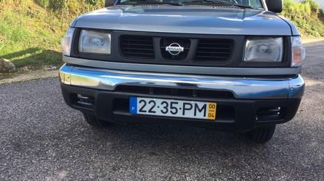 Nissan NP300 Pickup • 2000 • 200,000 km