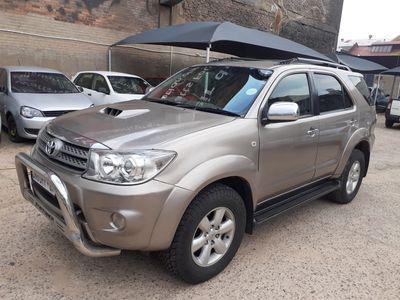 Toyota Fortuner • 2015 • 950,000 km