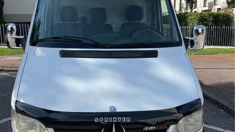 Mercedes-Benz Sprinter • 2009 • 125,000 km