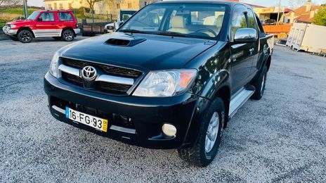 Toyota Hilux • 2008 • 230,000 km
