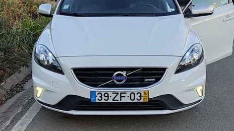 Volvo V40 • 2014 • 80,000 km