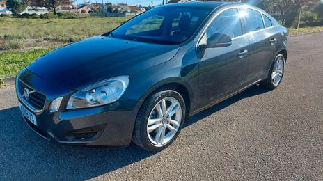 Volvo S60 • 2012 • 200,000 km