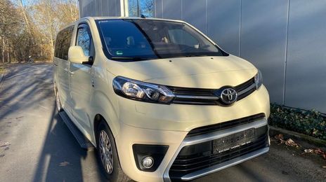 Toyota Verso • 2018 • 85,000 km