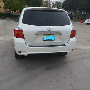 Toyota Highlander • 2010 • 113,000 km