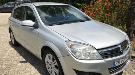 Opel Astra • 2008 • 235,000 km
