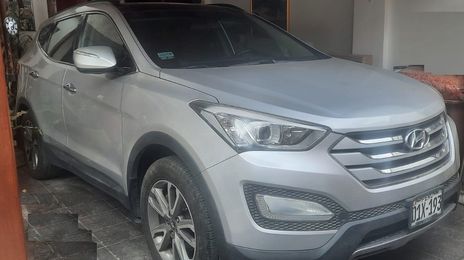 Hyundai Santa Fe • 2013 • 108,000 km