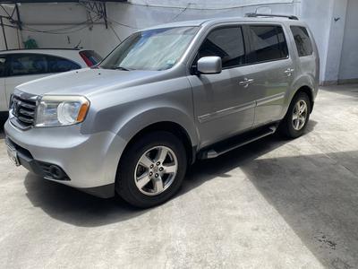 Honda Pilot • 2012 • 120,000 km
