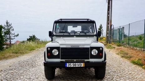 Land Rover Defender • 2003 • 140,000 km