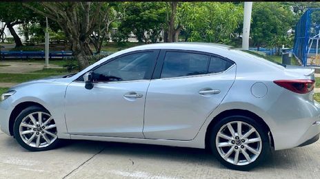 Mazda 3 • 2020 • 49,000 km