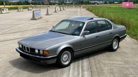 BMW 7 Series • 1990 • 174,700 km