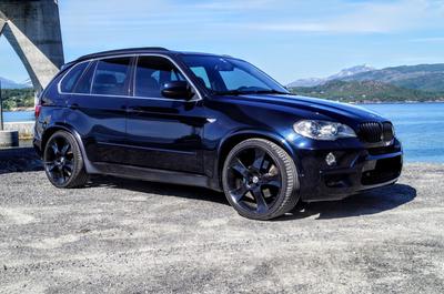 BMW X5 • 2009 • 237,000 km