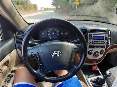 Hyundai Santa Fe • 2008 • 174,000 km