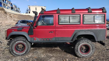 Land Rover Defender • 1993 • 430,000 km