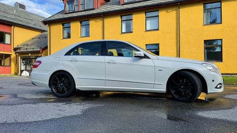 Mercedes-Benz E-Class • 2009 • 187,000 km